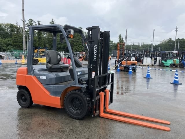 Forklift — Auction (lot 8460-4044)