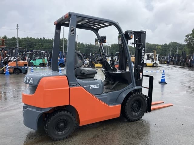 Forklift — Auction (lot 8460-4044)