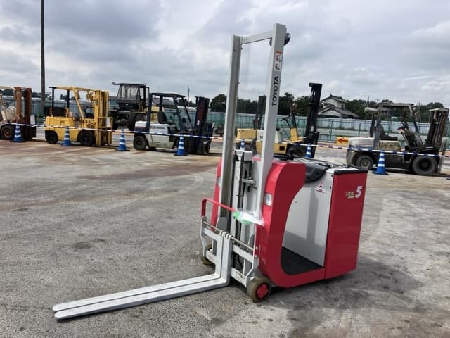 Battery Forklift — Auction (lot 8460-4048)
