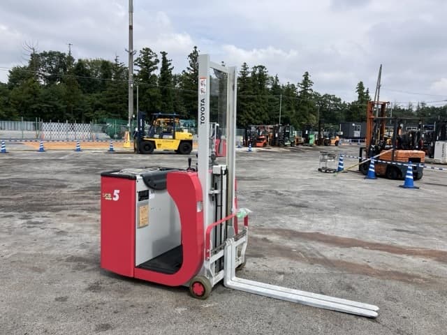 Battery Forklift — Auction (lot 8460-4048)