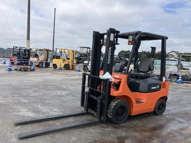 Forklift — Auction (lot 8460-4060)