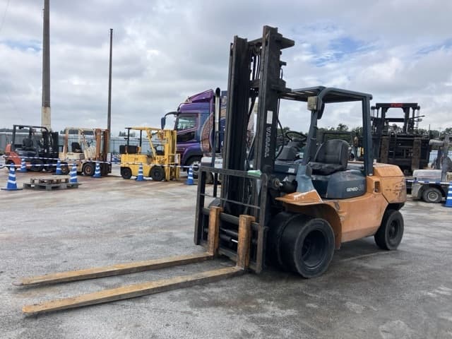 Forklift — Auction (lot 8460-4063)