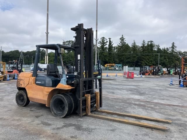 Forklift — Auction (lot 8460-4063)