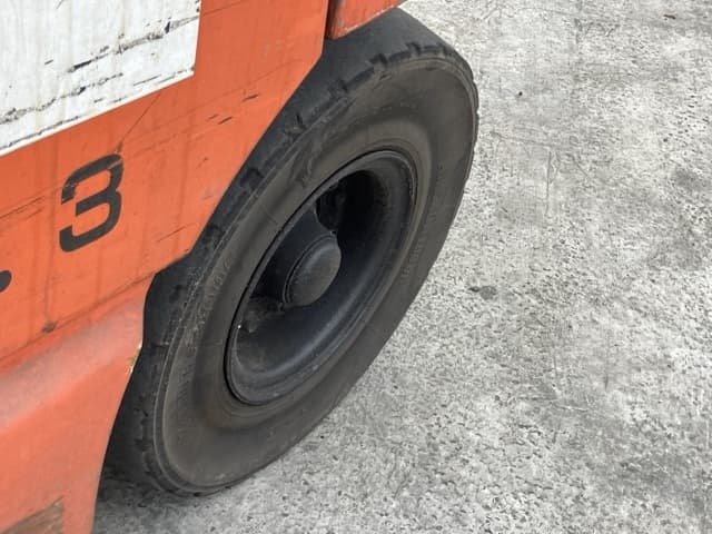 Battery Forklift — Auction (lot 8460-4068)