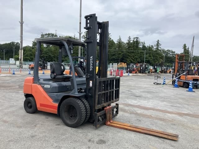 Forklift — Auction (lot 8460-4072)