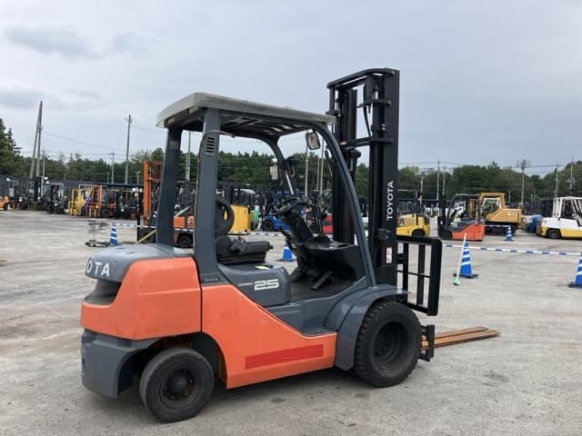 Forklift — Auction (lot 8460-4072)