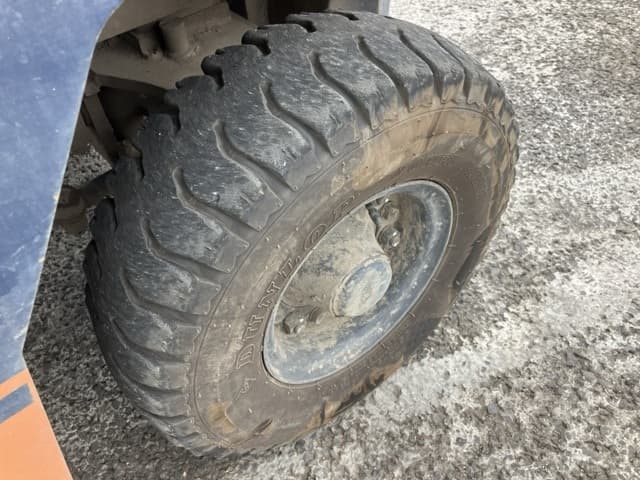 Forklift — Auction (lot 8460-4073)