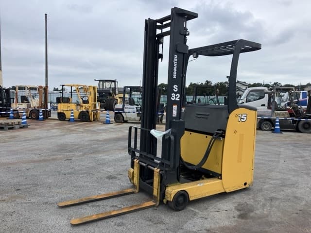 Reach Forklift — Auction (lot 8460-4074)