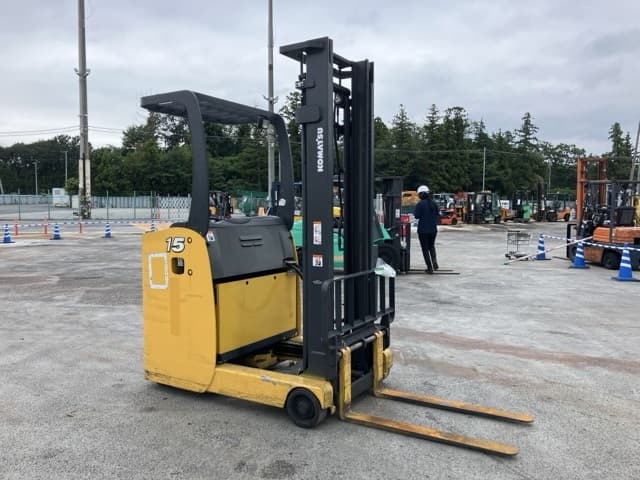 Reach Forklift — Auction (lot 8460-4074)