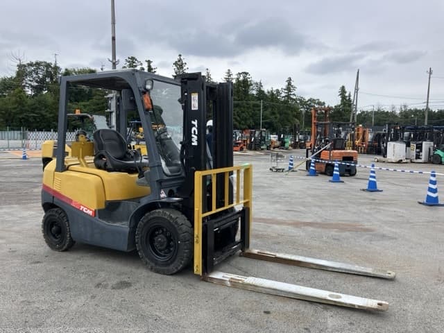 Forklift — Auction (lot 8460-4077)