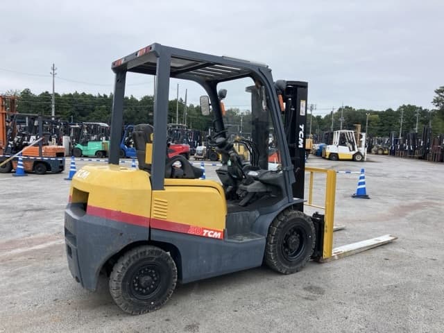 Forklift — Auction (lot 8460-4077)