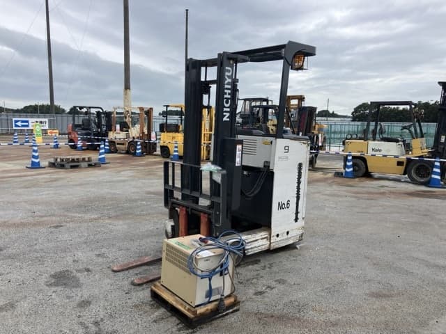 Reach Forklift — Auction (lot 8460-4083)