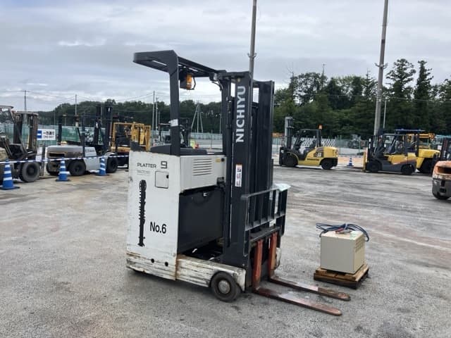 Reach Forklift — Auction (lot 8460-4083)
