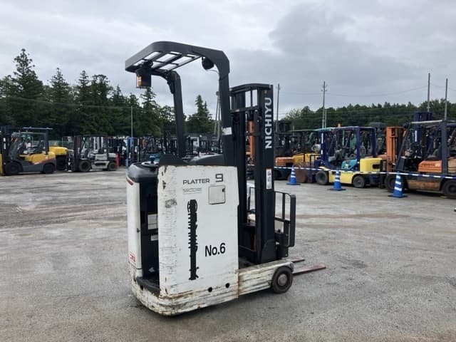Reach Forklift — Auction (lot 8460-4083)