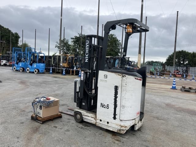 Reach Forklift — Auction (lot 8460-4083)