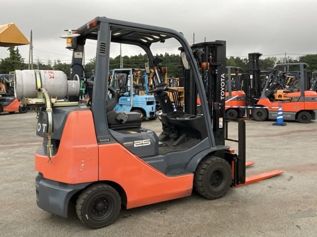 Forklift — Auction (lot 8460-4087)