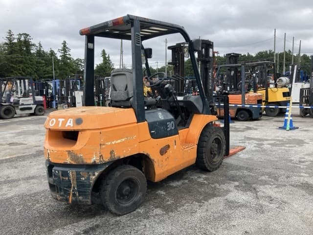 Forklift — Auction (lot 8460-4090)