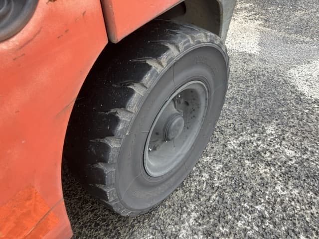 Forklift — Auction (lot 8460-4091)