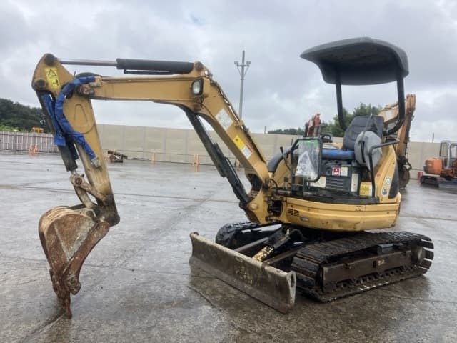 MINI EXCAVATOR — Auction (lot 8460-41)