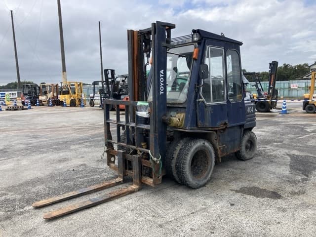Forklift — Auction (lot 8460-4106)