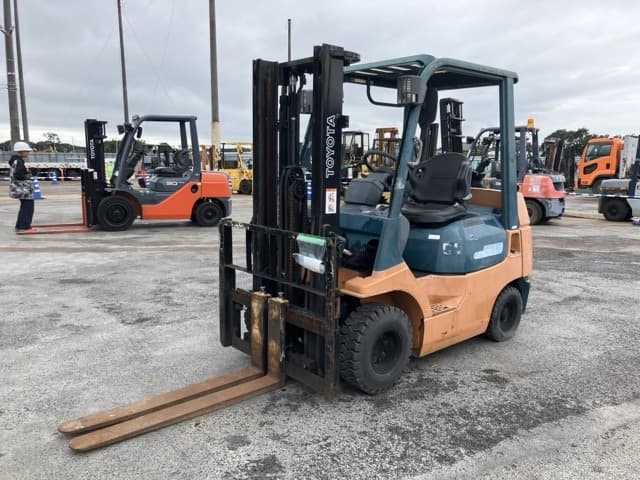 Forklift — Auction (lot 8460-4110)