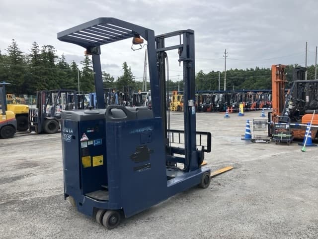 Reach Forklift — Auction (lot 8460-4115)