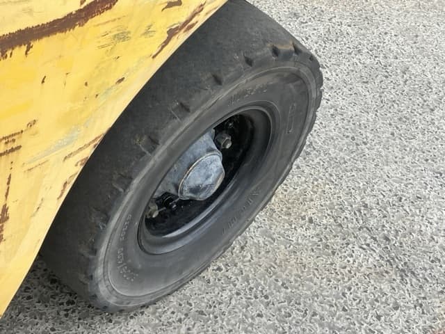 Forklift — Auction (lot 8460-4117)