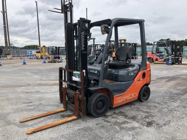 Forklift — Auction (lot 8460-4133)