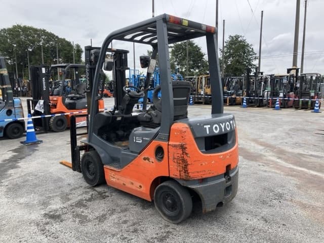 Forklift — Auction (lot 8460-4133)