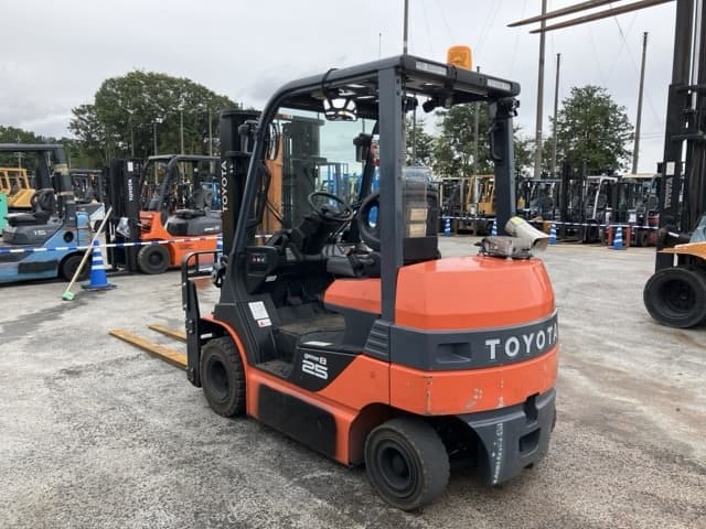 Battery Forklift — Auction (lot 8460-4140)