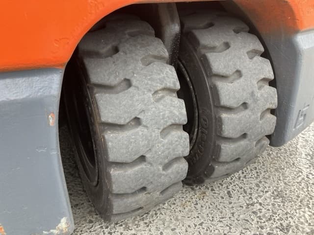 Battery Forklift — Auction (lot 8460-4142)