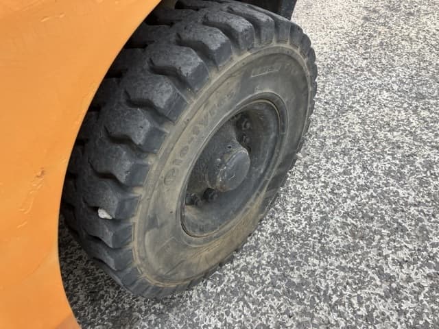 Forklift — Auction (lot 8460-4143)