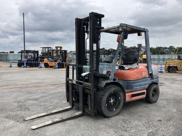 Forklift — Auction (lot 8460-4145)