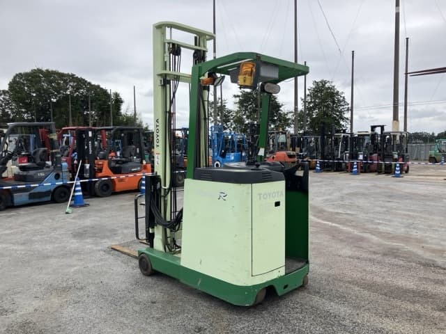 Reach Forklift — Auction (lot 8460-4147)