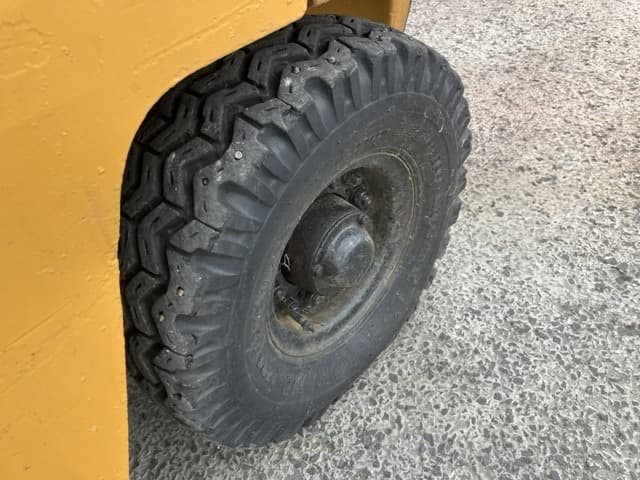 Forklift — Auction (lot 8460-4153)
