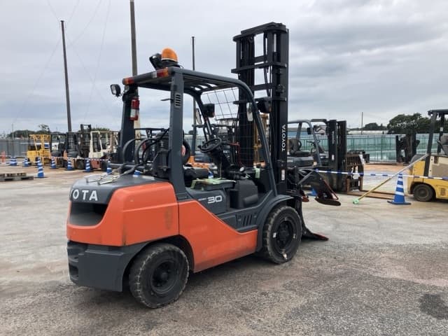 Forklift — Auction (lot 8460-4168)