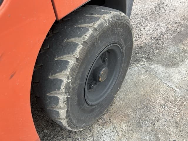 Forklift — Auction (lot 8460-4168)