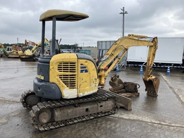 MINI EXCAVATOR — Auction (lot 8460-43)