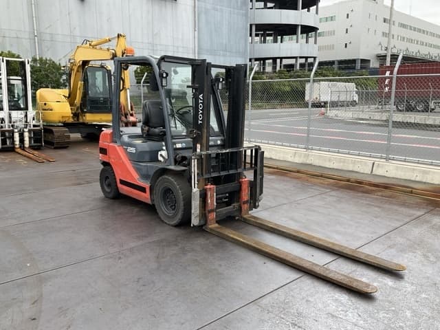 Forklift — Auction (lot 8460-44004)