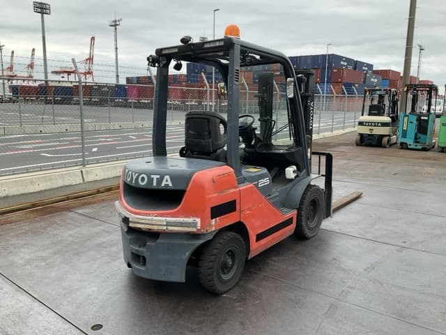 Forklift — Auction (lot 8460-44004)