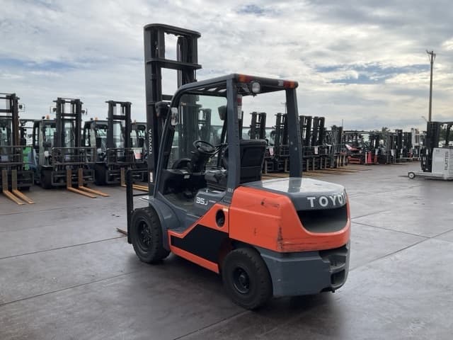 Forklift — Auction (lot 8460-44005)