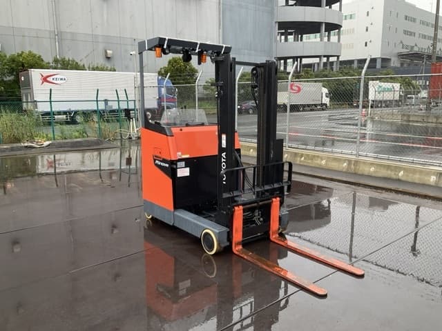 Reach Forklift — Auction (lot 8460-44013)