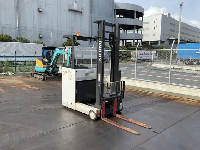 Reach Forklift — Auction (lot 8460-45002)