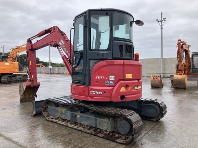 MINI EXCAVATOR — Auction (lot 8460-46)