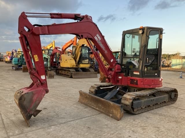 MINI EXCAVATOR — Auction (lot 8460-47)