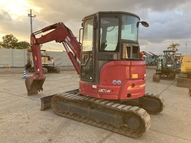 MINI EXCAVATOR — Auction (lot 8460-47)
