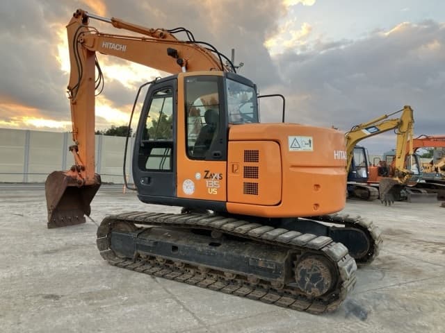 EXCAVATOR — Auction (lot 8460-48)