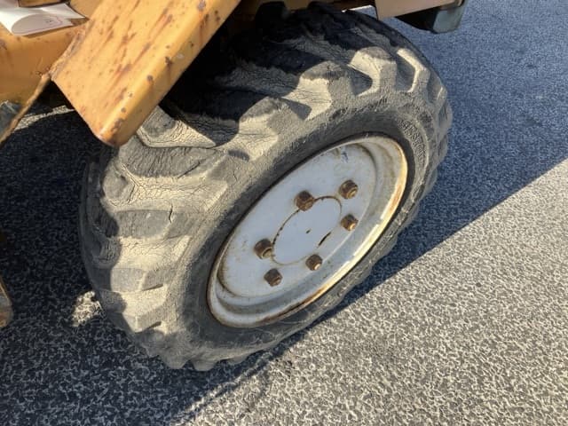 MINI WHEEL LOADER — Auction (lot 8460-50)
