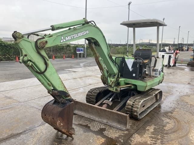 MINI EXCAVATOR — Auction (lot 8460-50002)