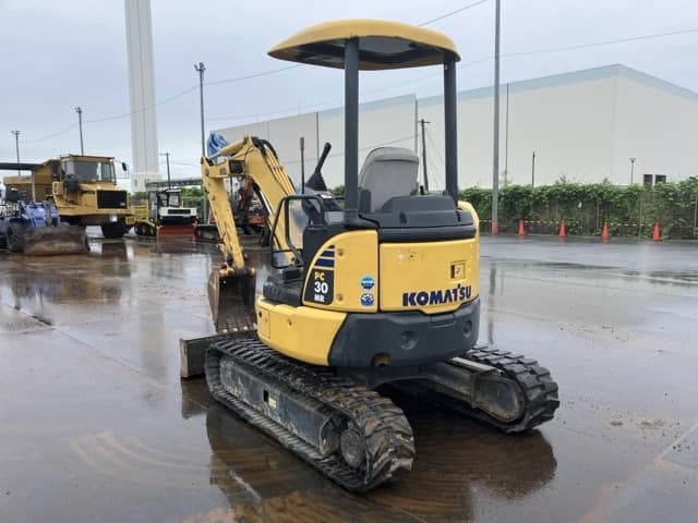 MINI EXCAVATOR — Auction (lot 8460-50003)